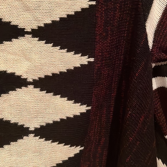 Aztec Print Cardigan - Picture 3 of 3